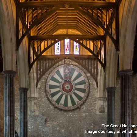 The Old Brewery Boardroom - Winchester City Centre - Unique Property - Free Parking - Sleeps 6 - By Xplus Stays المظهر الخارجي الصورة