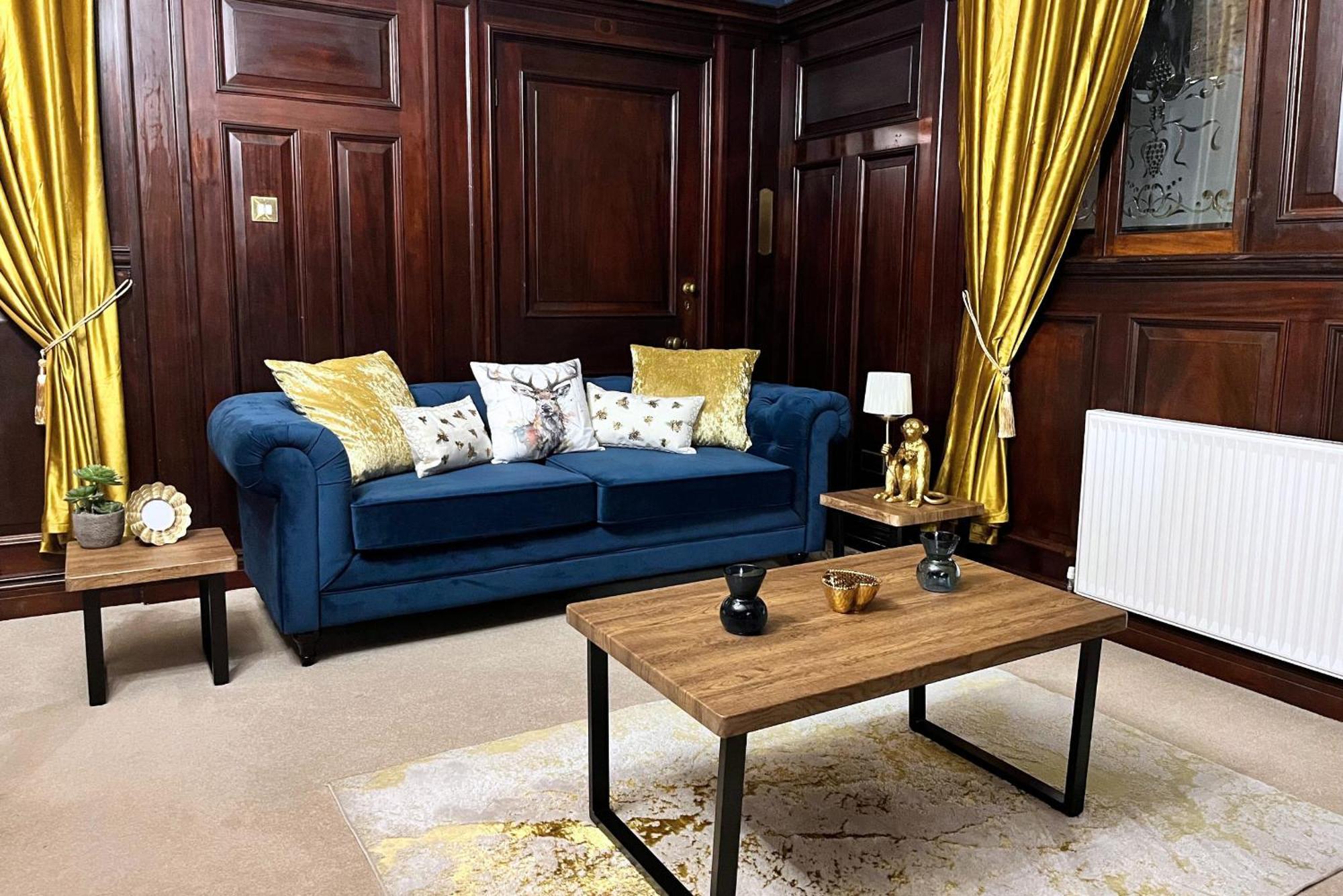 The Old Brewery Boardroom - Winchester City Centre - Unique Property - Free Parking - Sleeps 6 - By Xplus Stays المظهر الخارجي الصورة